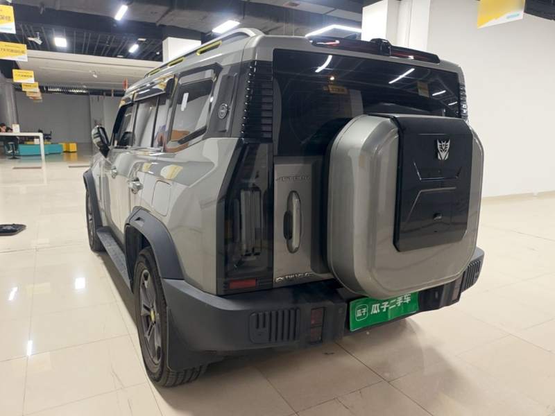 Used JETOUR Traveler 2023 2.0T All-Wheel-Drive CrossPRO — 4