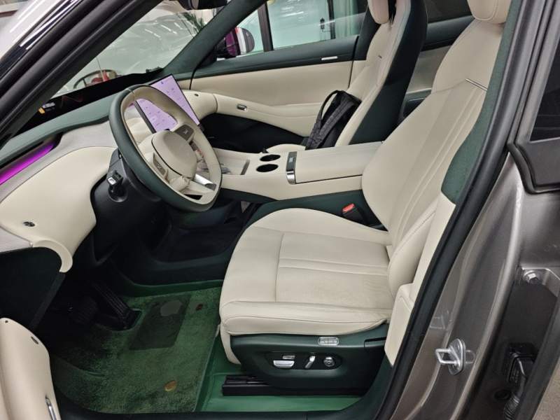 Used Xiaomi Auto YU7 2025 Ultra-Long Range High-Performance All-Wheel-Drive Max Edition — 14