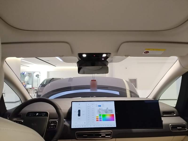 Used Li Auto MEGA 2025 Ultra Smart Refreshed Edition — 17