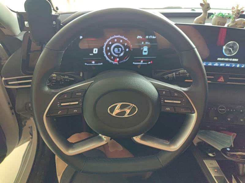 Used Hyundai Elantra 2022 1.5L CVT LUX Prestige Edition — 10