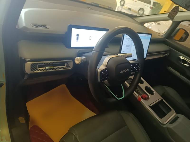 Used AION Y 2023 Younger Star Edition — 9