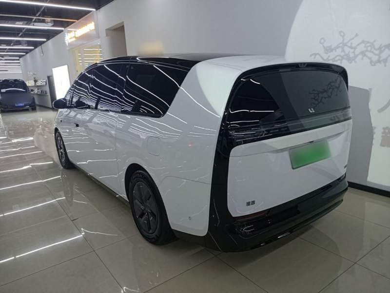 Used Li Auto MEGA 2025 Ultra Smart Refreshed Edition — 4