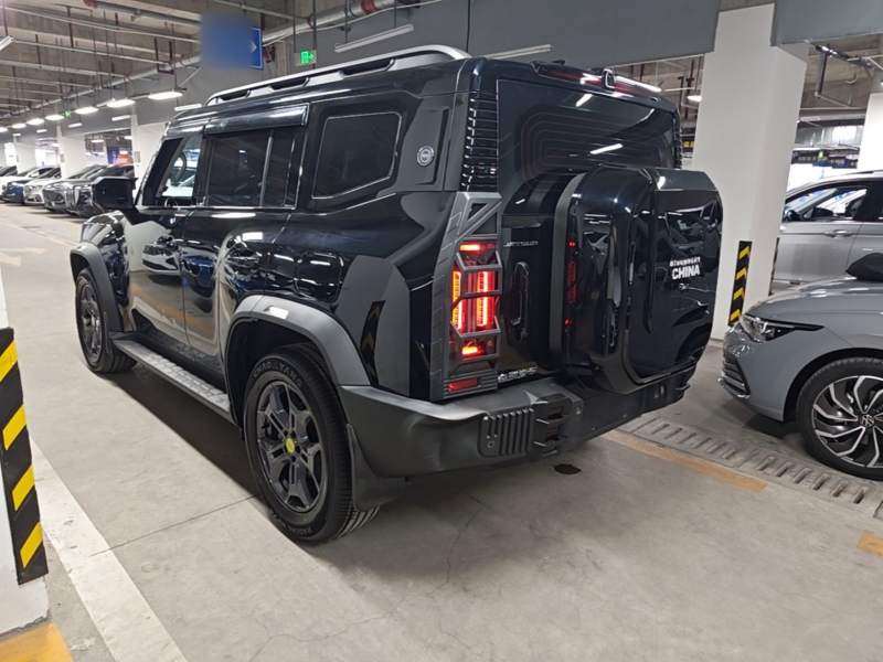 Used JETOUR Traveler 2023 2.0T All-Wheel-Drive CrossPRO — 4