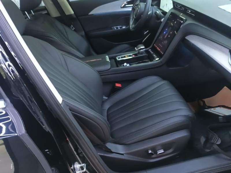 Used Hongqi H5 2025 2.0T Automatic Flag Edition – 500 000 Units Commemorative Version — 24