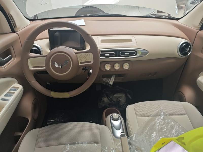 Used Wuling Hongguang MINIEV 2025 Four-Door Version Advanced Edition — 9