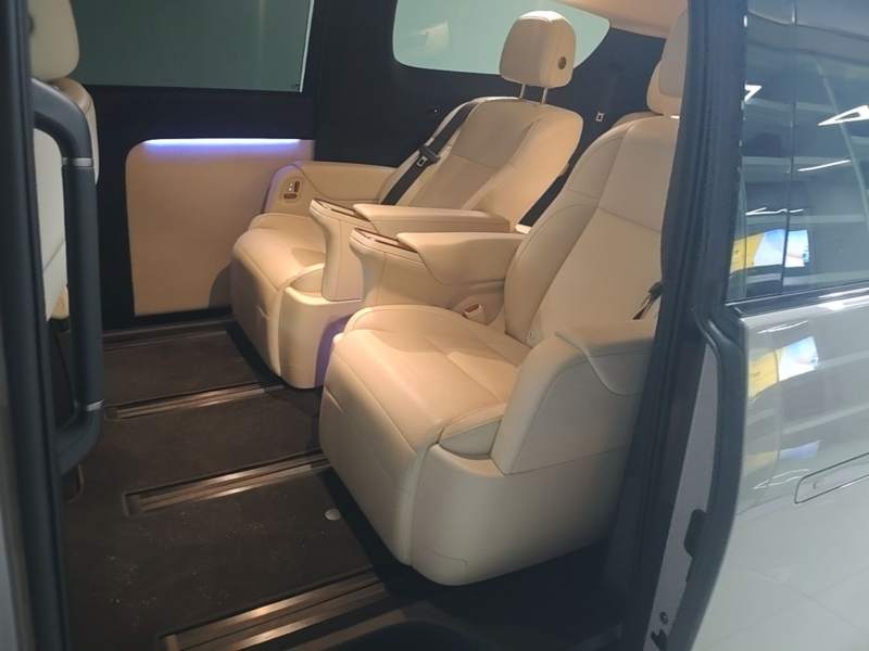 Used Li Auto MEGA 2025 Ultra Smart Refreshed Edition — 16
