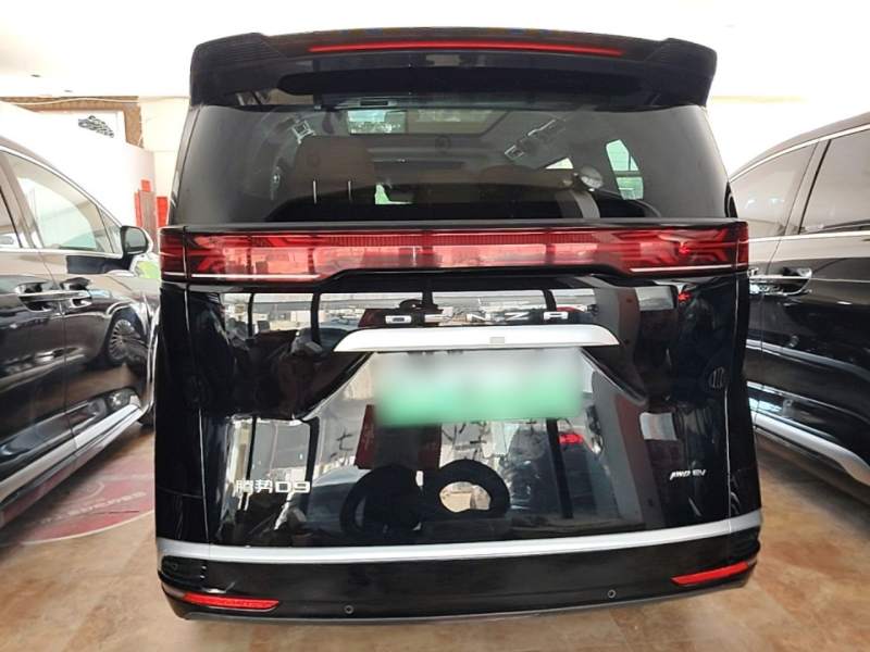 Used Denza D9 2022 EV 600 Four-Wheel Drive Prestige Model — 5