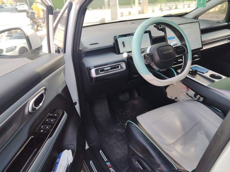 Used AION Y 2023 Younger Star Edition — 12