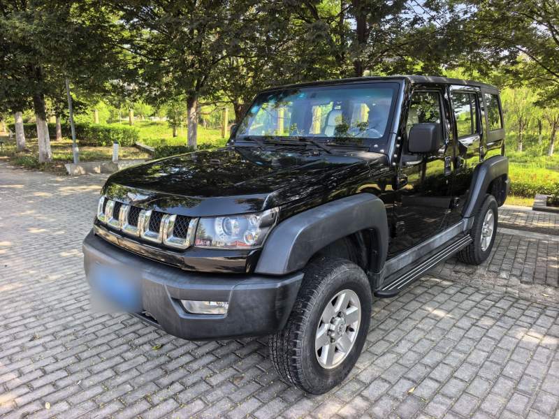 Used BAIC Off-Road BJ40 2016 40L 2.0T Manual Two-Wheel Drive Luxury Edition