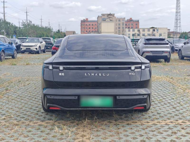 Used Lynk & Co Z10 2025 95 kWh 766 km Range Rear-Wheel Drive Max — 30