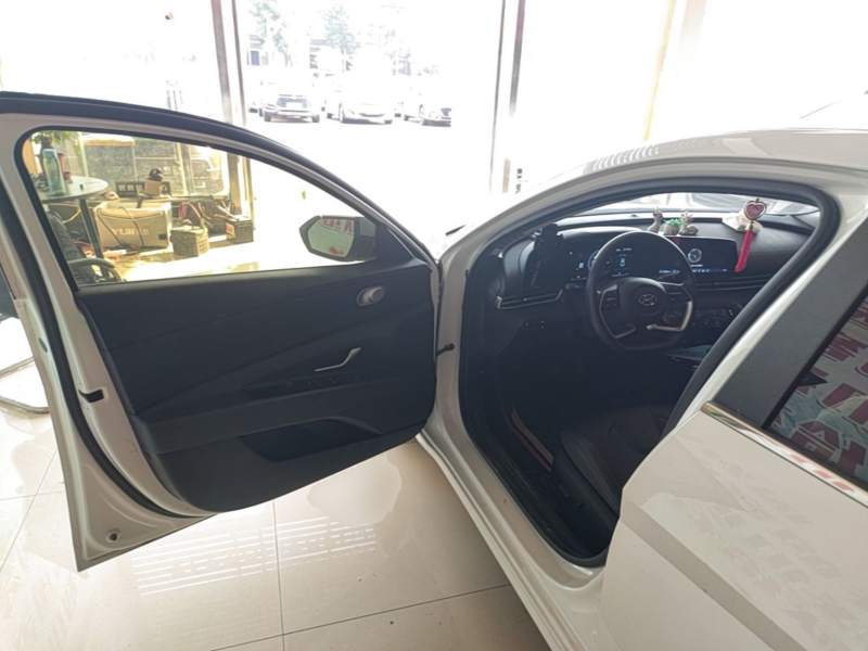 Used Hyundai Elantra 2022 1.5L CVT LUX Prestige Edition — 15
