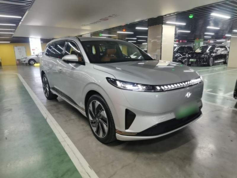 Used Dongfeng eπ eπ008 2025 210 Ultra Range-Extended Version 5 Seats — 3