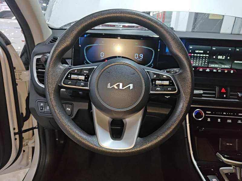 Used Kia Seltos 2023 1.5L CVT Luxury Edition – Luxury — 10