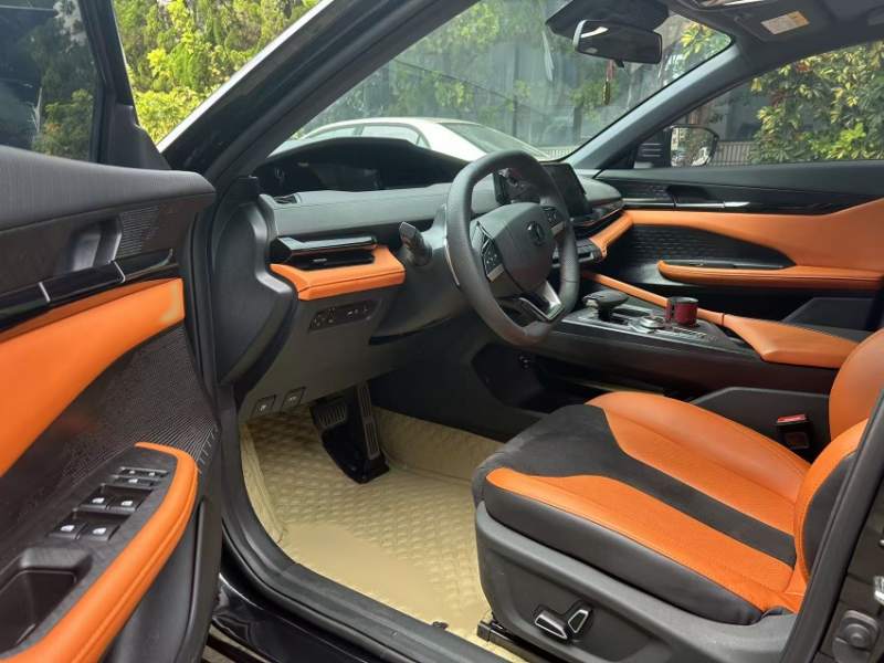 Used CHANGAN UNI-V 2023 1.5T Sport Edition — 32