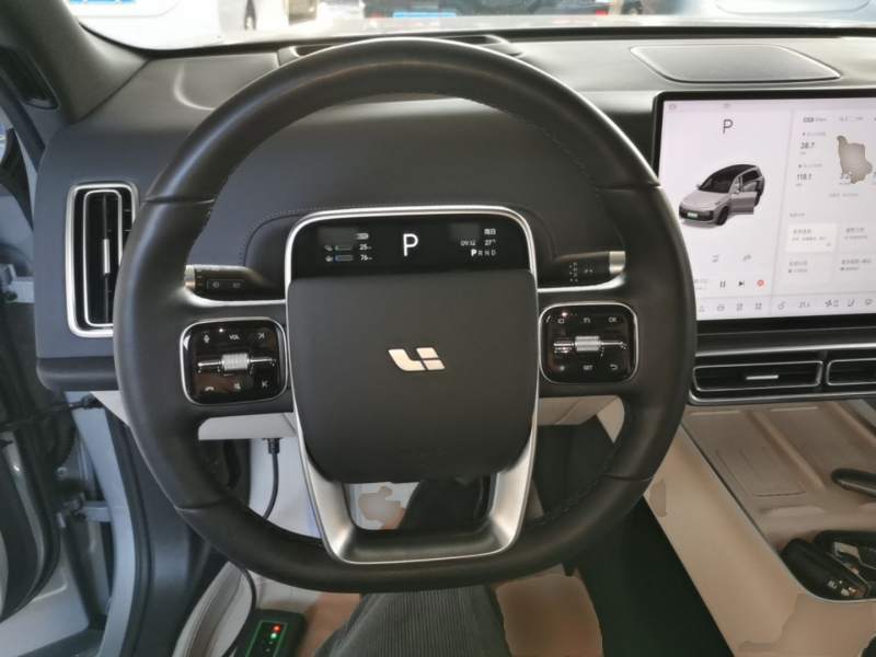 Used Li Auto L8 2024 Pro Model — 10