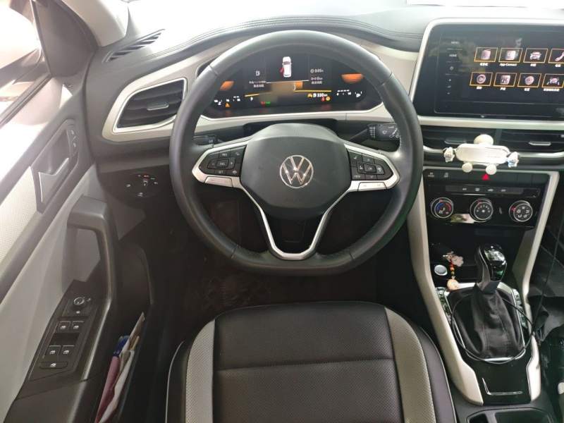 Used Volkswagen T-ROC 2023 280TSI DSG Two-Wheel Drive Time Edition — 6