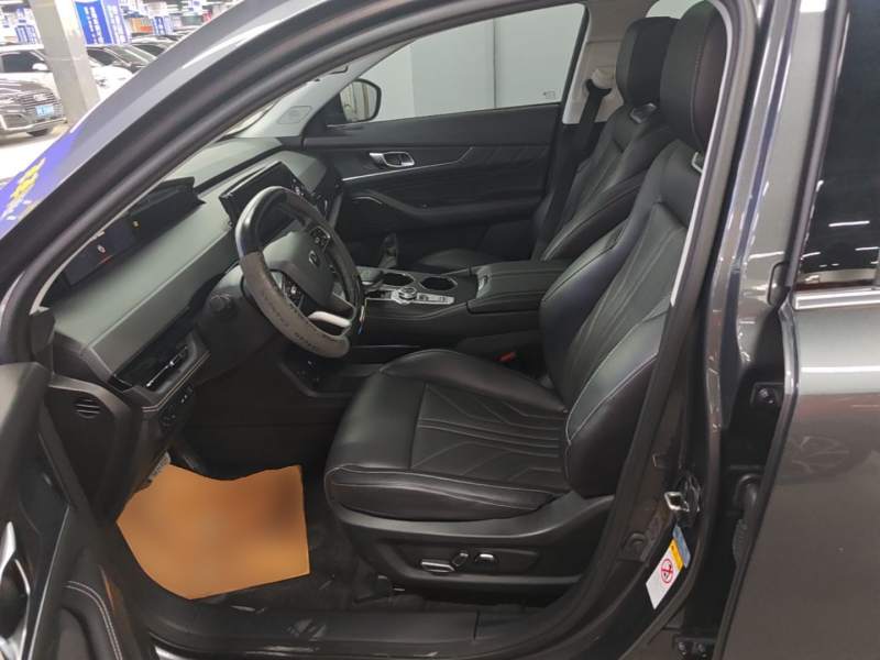 Used CHANGAN UNI-K 2023 2.0T Two-Wheel Drive YueShang Trim — 14