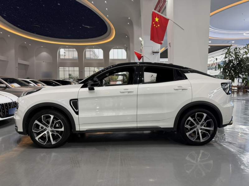 Used Lynk & Co 05 2022 2.0TD Four-Wheel Drive Dynamic Halo — 4