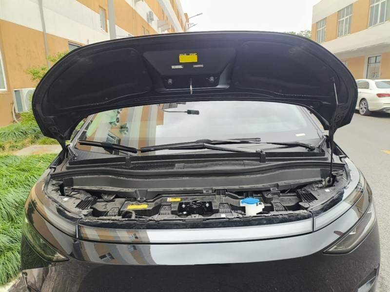 Used XPeng X9 2024 702 Ultra-Long Range Pro — 19