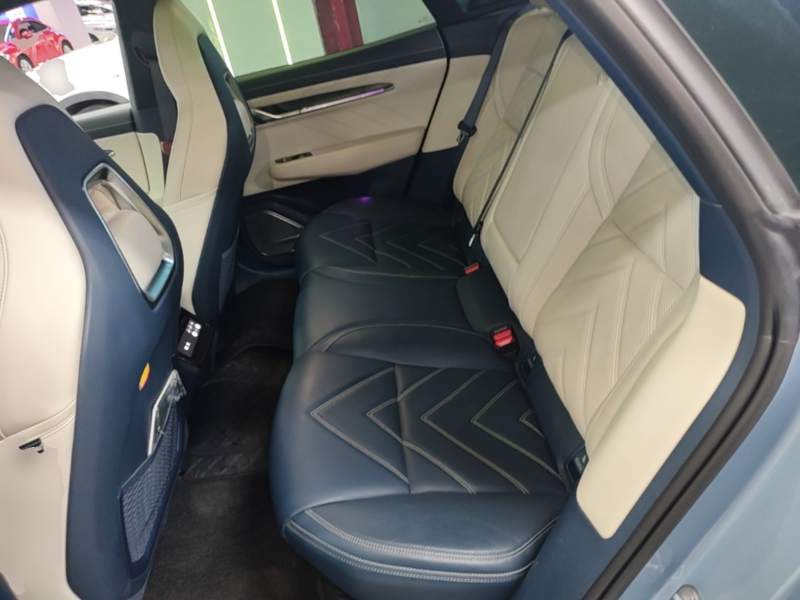 Used Zeekr 001 2023 WE Edition 100 kWh — 16