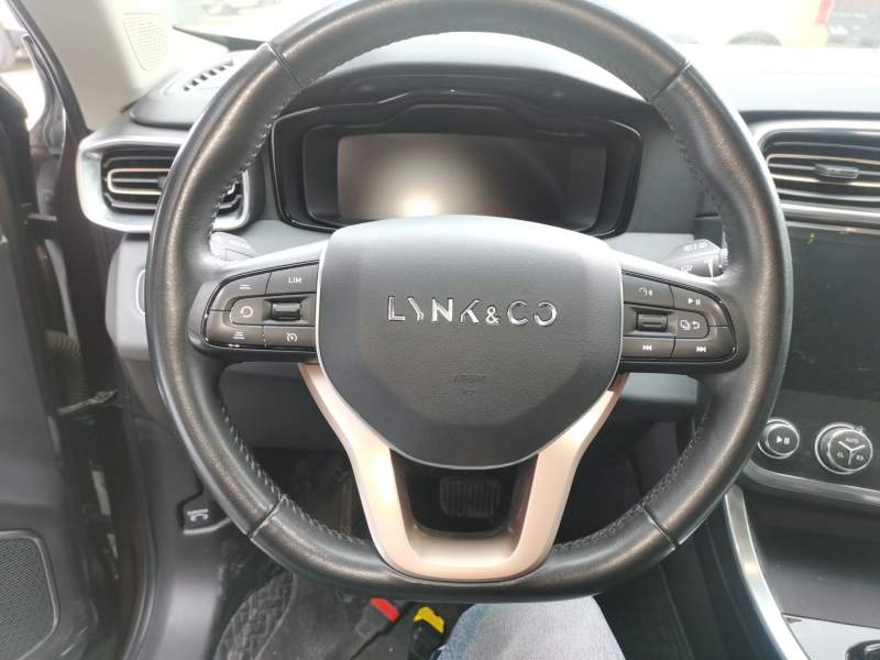 Used Lynk & Co 01 2018 2.0T Two-Wheel-Drive + Version — 3