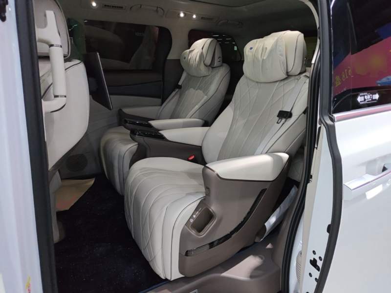 Used Denza D9 2022 DM-i 970 Four-Wheel Drive Flagship Model — 17