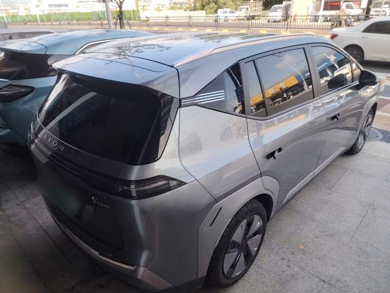 Used AION Y 2023 Plus 510 Executive Edition — 6