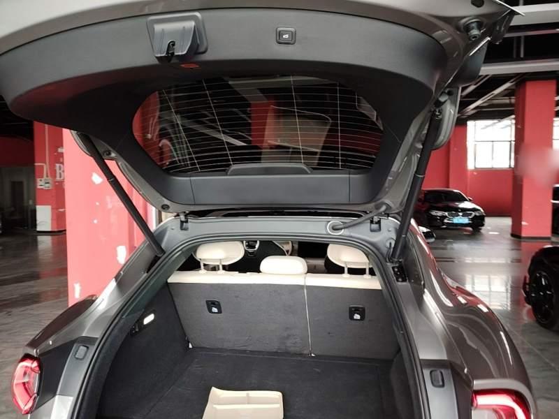 Used Xiaomi Auto YU7 2025 Ultra-Long Range Rear-Wheel Drive Version — 18
