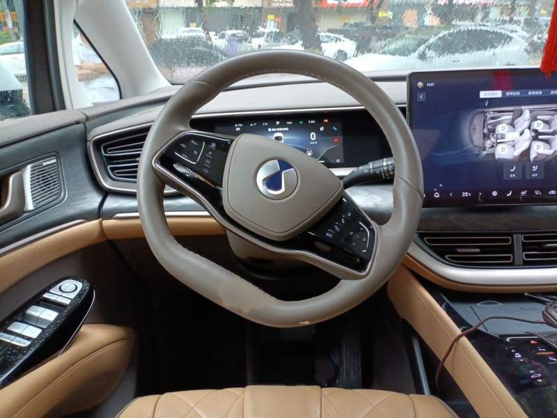 Used Denza D9 2022 DM-i 1040 Prestige Model — 2