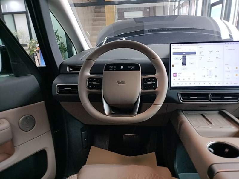 Used Li Auto MEGA 2025 Ultra Smart Refreshed Edition — 10