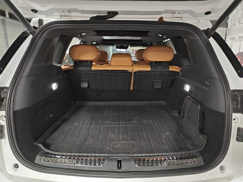 Used Dongfeng eπ eπ008 2025 210 Ultra Range-Extended Version 5 Seats — 18