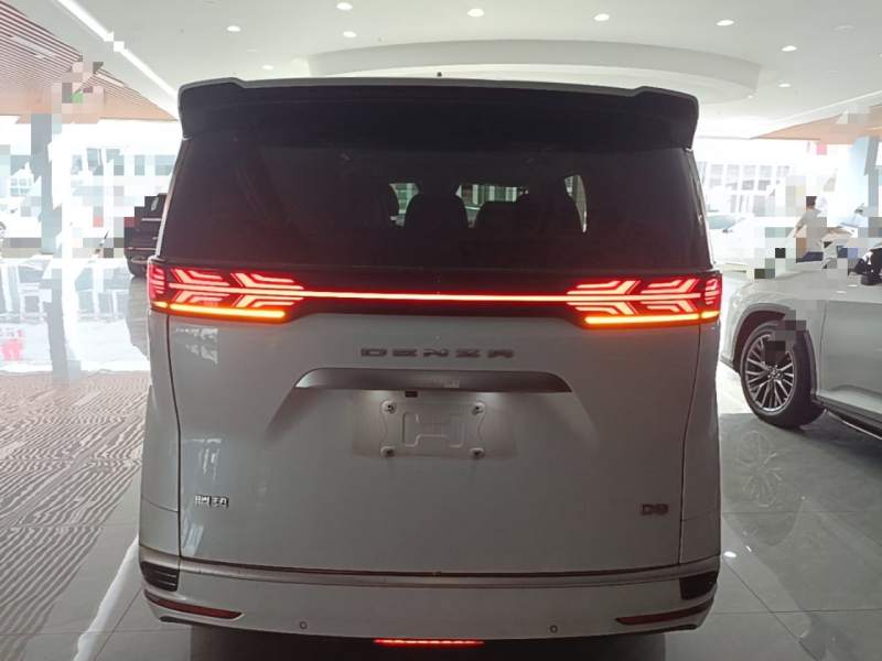 Used Denza D9 2022 DM-i 970 Four-Wheel Drive Prestige Model — 5