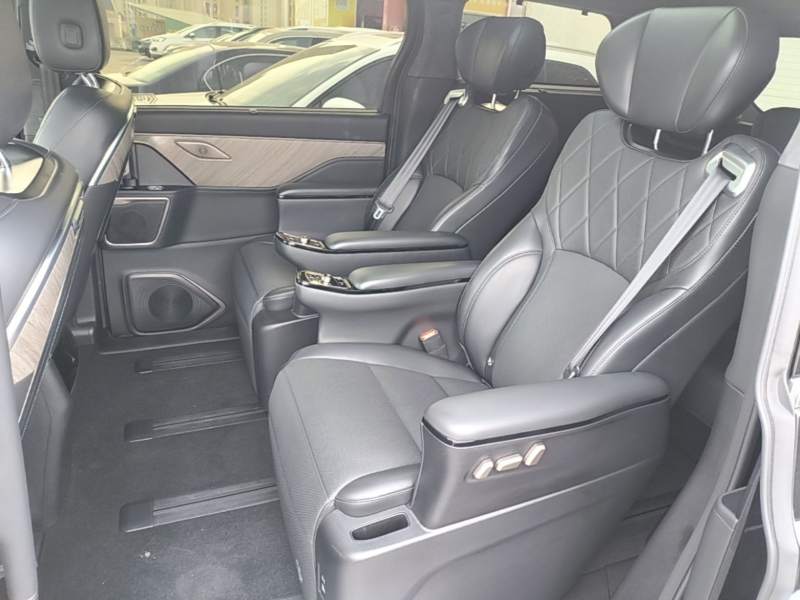Used Wey Gaoshan 2025 Four-Wheel Drive Alpine 8 — 16
