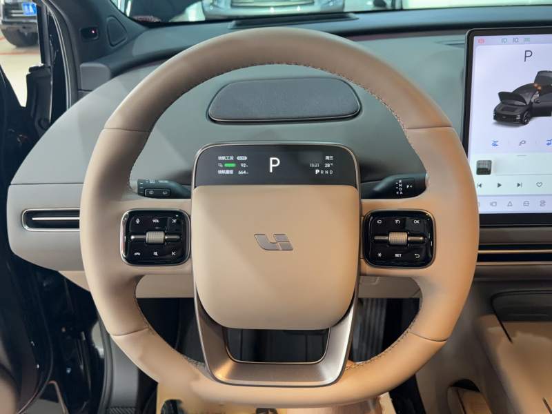 Used Li Auto i6 2025 Model Two-Wheel-Drive Standard Type — 10
