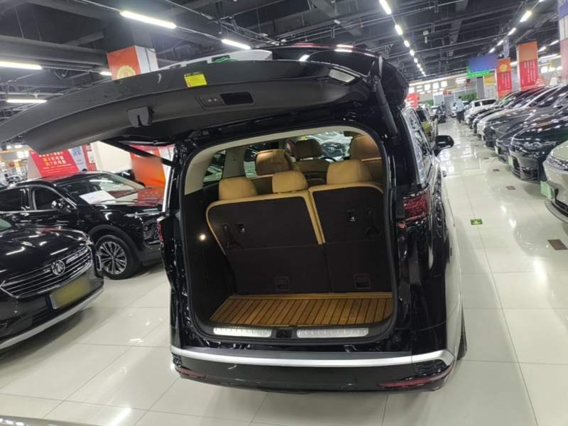Used Denza D9 2024 DM-i 1050 Luxury Model — 18