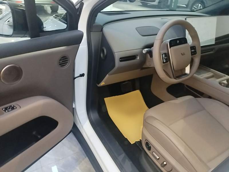 Used Li Auto i6 2025 Model Two-Wheel-Drive Standard Type — 15