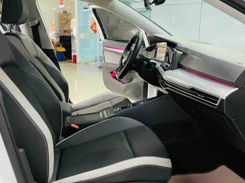 Used Volkswagen Golf 2023 Facelift 280TSI DSG Pro — 35