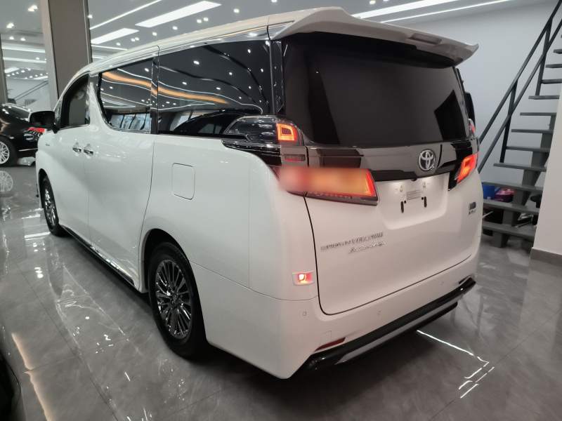 Used Toyota Vellfire 2023 Crown Dual-Engine 2.5L HV Ultimate Edition — 20
