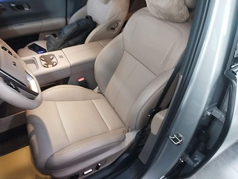 Used Li Auto i6 2025 Model Four-Wheel-Drive Standard Type — 14