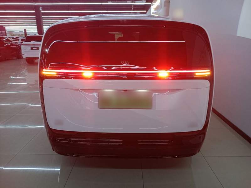 Used Li Auto MEGA 2025 Ultra Smart Refreshed Edition — 5