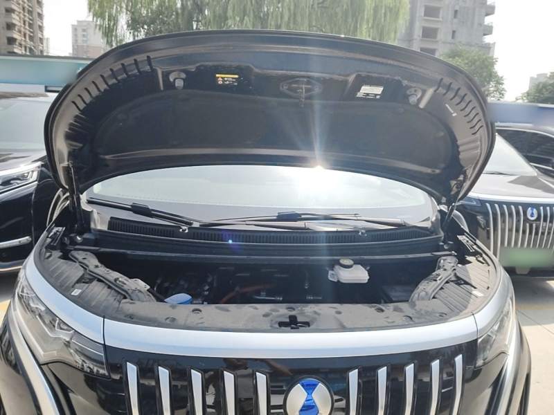 Used Denza D9 2024 EV 600 Four-Wheel Drive Prestige Model — 19