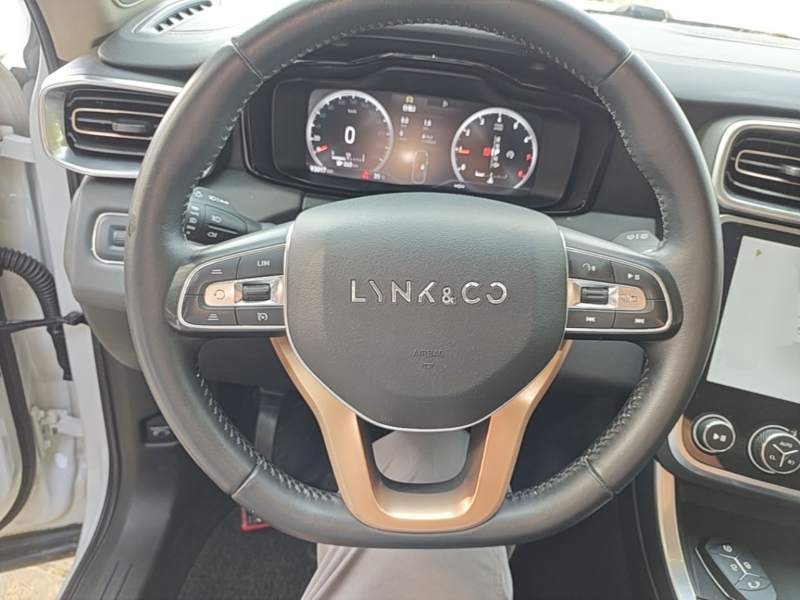 Used Lynk & Co 01 2017 2.0T Two-Wheel Drive Pro Edition — 10