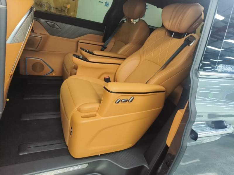 Used Wey Gaoshan 2025 Four-Wheel Drive Alpine 8 — 16