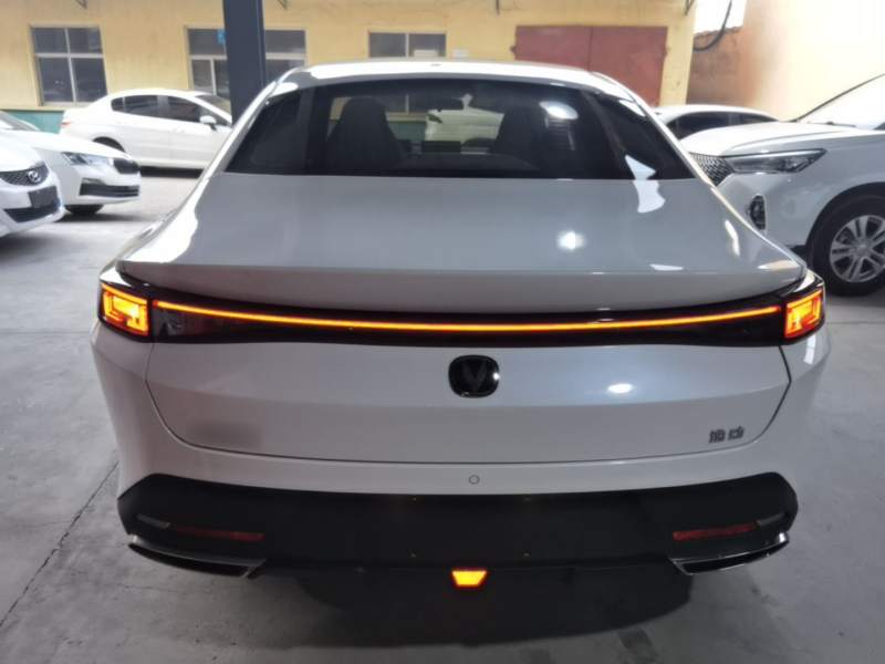 Used CHANGAN Eado 2025 Blue Whale 1.5T 500Bar Prestige Model — 5