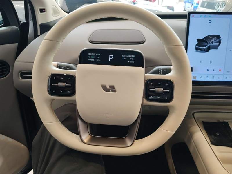 Used Li Auto i8 2025 Model Standard Version — 10