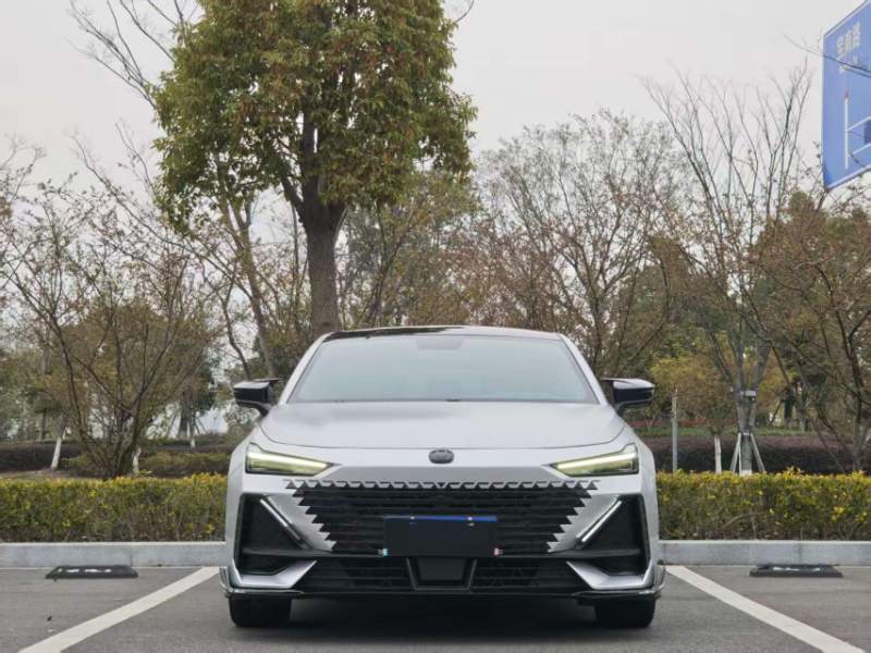Used CHANGAN UNI-V 2022 1.5T Prestige Version — 22