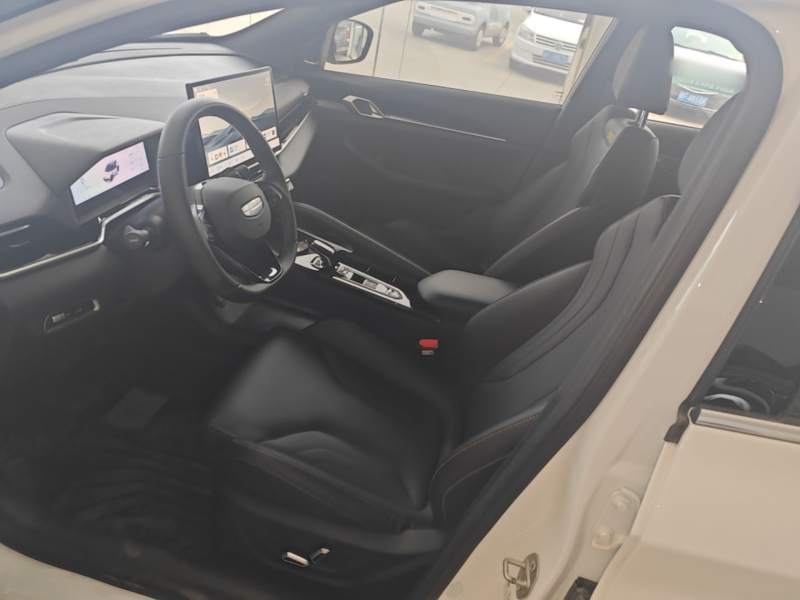 Used Geely Auto Coolray 2025 Bin Yue L 1.5T DCT Starlight Edition — 14