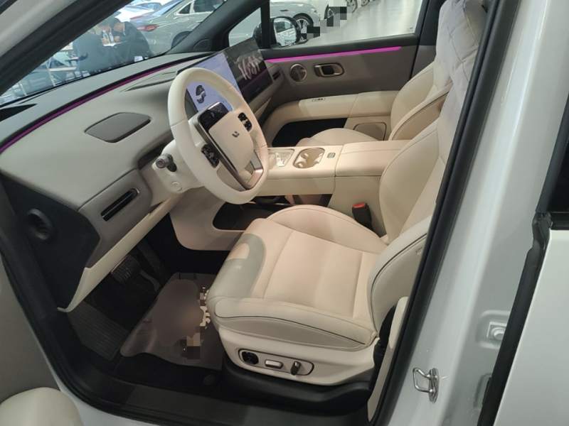 Used Li Auto i6 2025 Model Two-Wheel-Drive Standard Type — 14