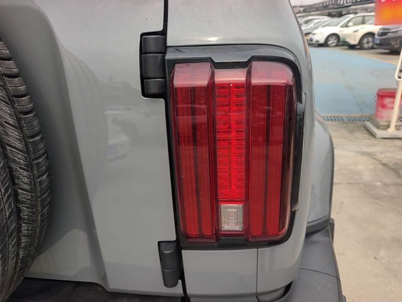 Used Tank 300 2021 City Edition 2.0T—Truly Stylish — 7