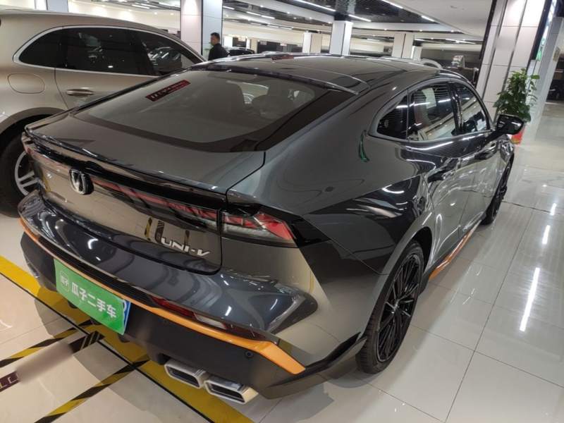 Used CHANGAN UNI-V 2025 1.5T 500Bar Prestige Sporty Version — 6
